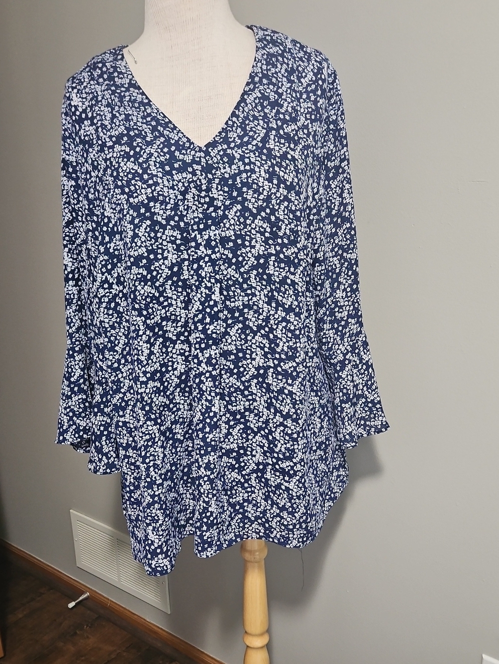 Women's Navy Blue Floral V-Neck Blouse